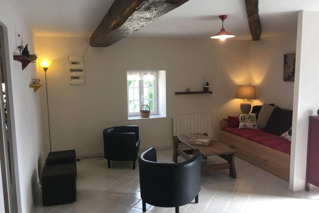 Logement Independant Le Poulailler Proche Guedelon Treigny Exterior foto