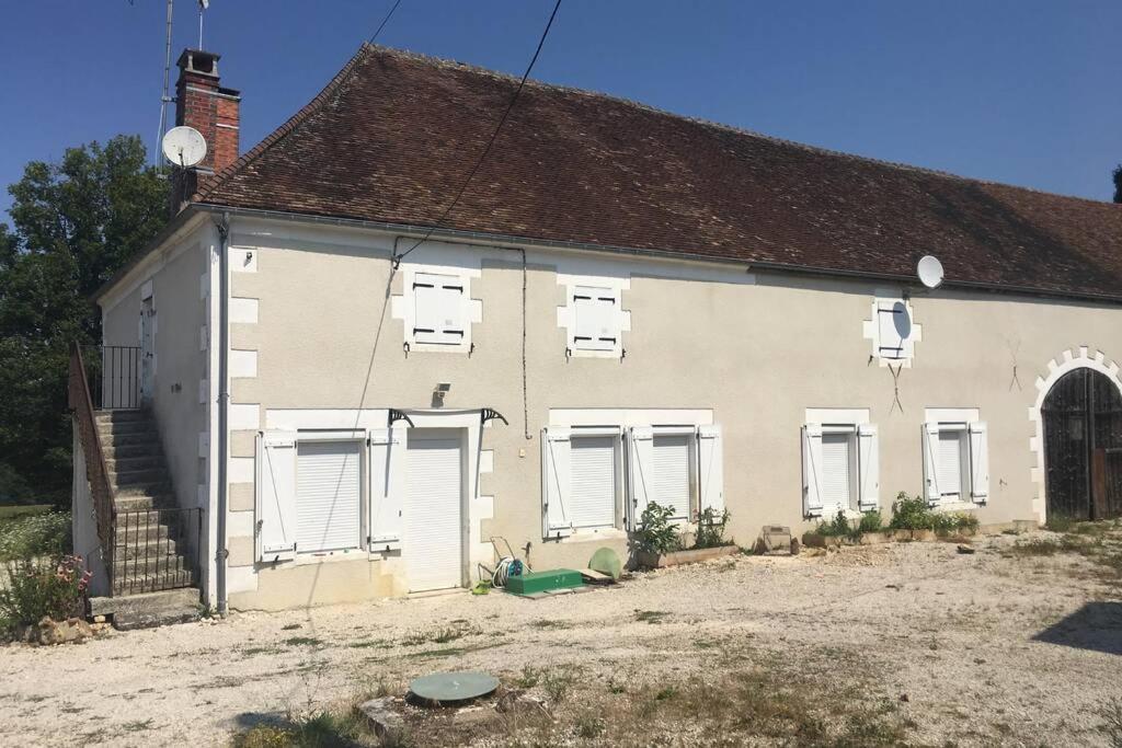 Logement Independant Le Poulailler Proche Guedelon Treigny Exterior foto